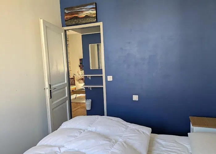 Apartman Charming 2-bedroom, Near Center *