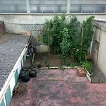Charming 2-bedroom, Near Center Апартаменты *