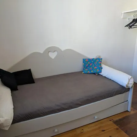 Charming 2-bedroom, Near Center Apartment Toulouse