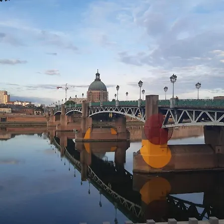 Appartement Charming 2-bedroom, Near Center