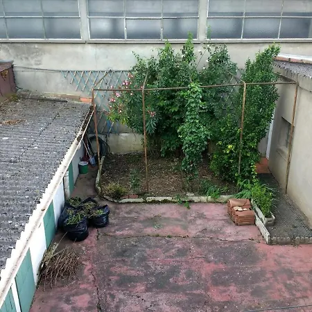 Charming 2-bedroom, Near Center Apartmán *