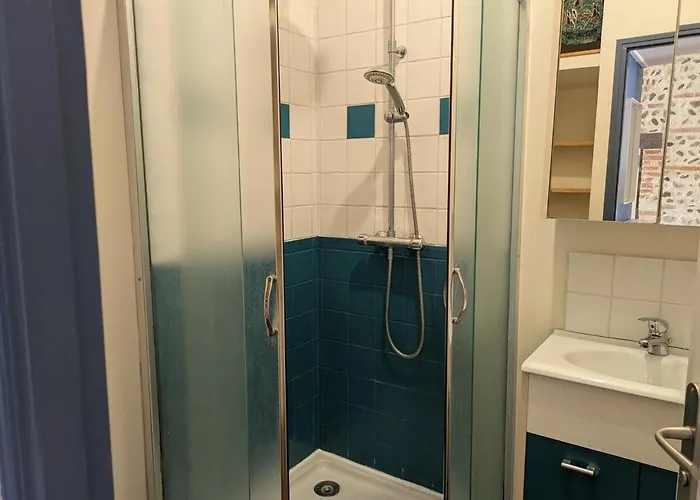 Appartement Charming 2-bedroom, Near Center *