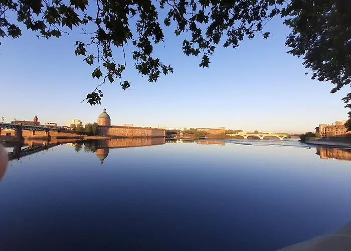 Appartement Charming 2-bedroom, Near Center *