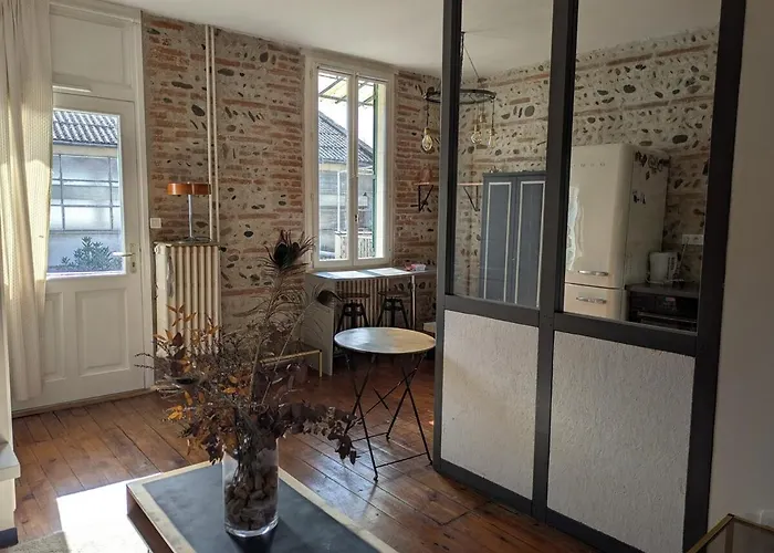 Charming 2-bedroom, Near Center アパート トゥールーズ