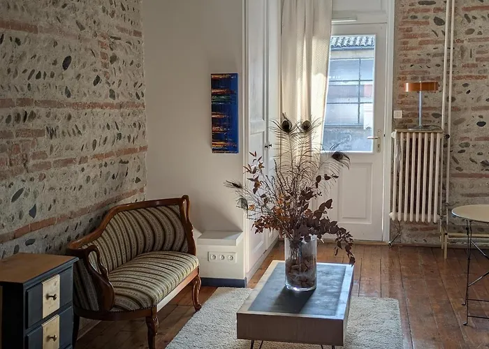 アパート Charming 2-bedroom, Near Center