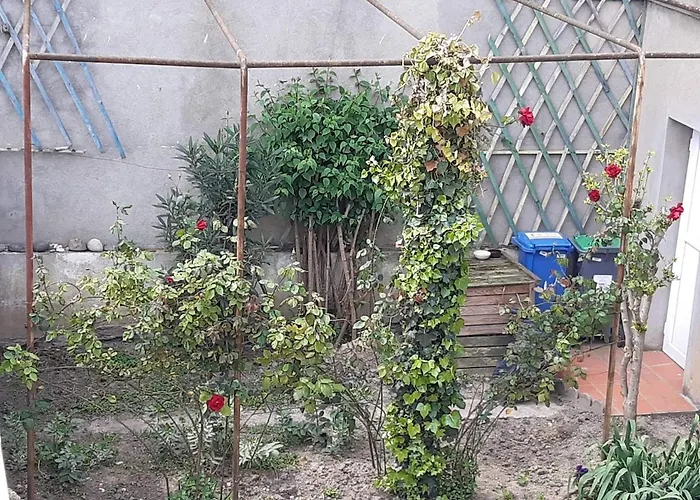 アパート Charming 2-bedroom, Near Center *